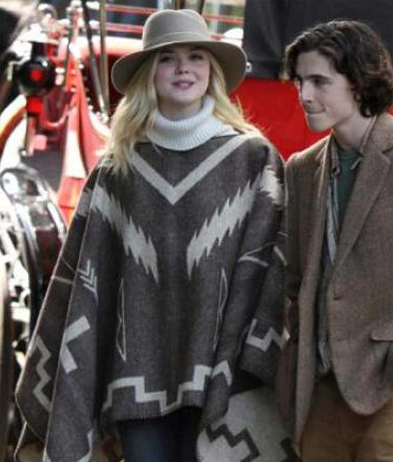 A Rainy Day In New York Elle Fanning Poncho image 1