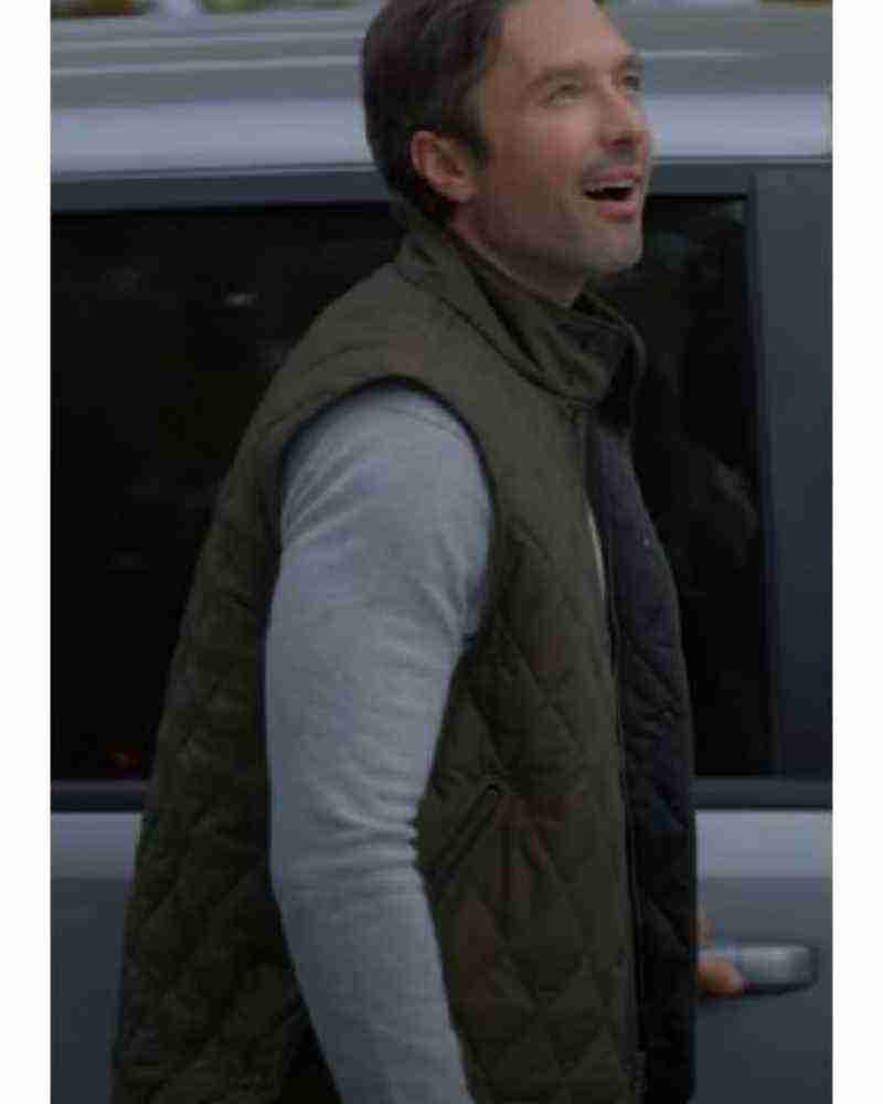 A Kismet Christmas Vest image 1