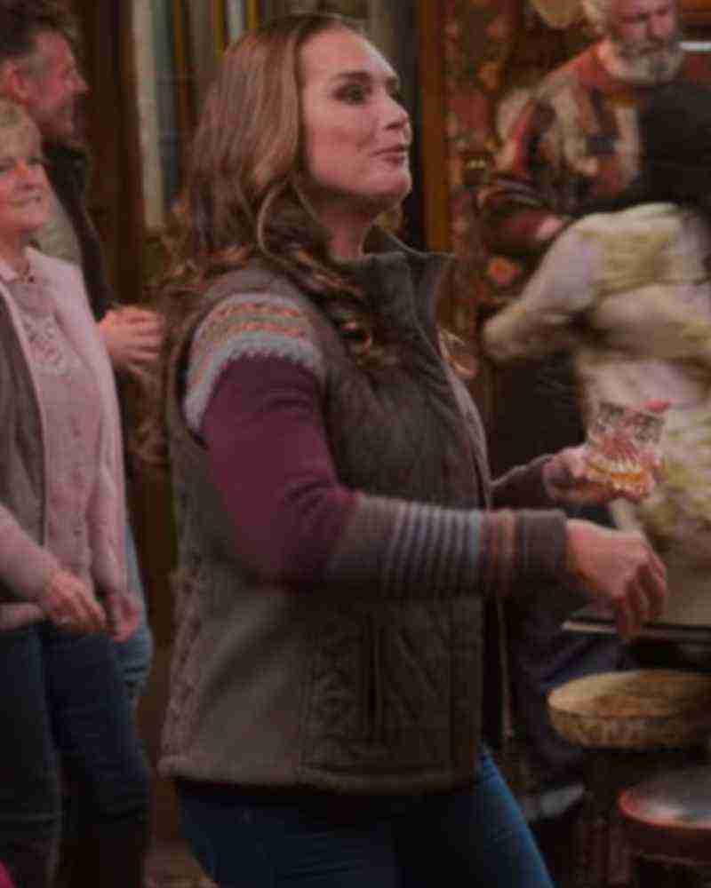 A Castle For Christmas 2021 Brooke Shields Vest image 1